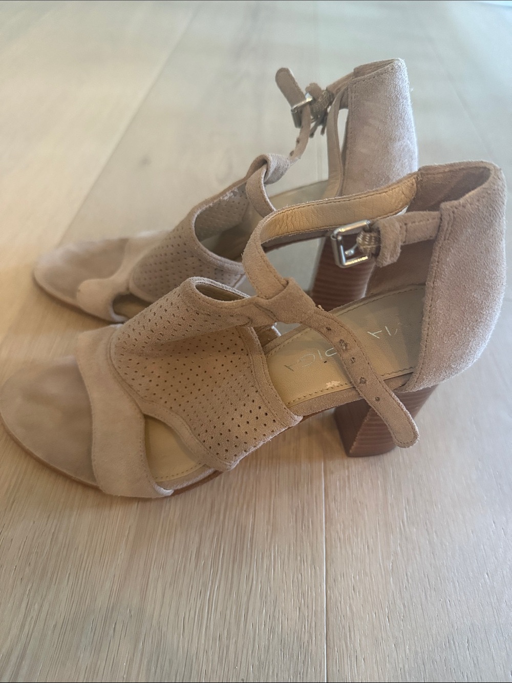 Via Spiga Suede Cutout Ankle  Heel sz 6 - Picture 4 of 7